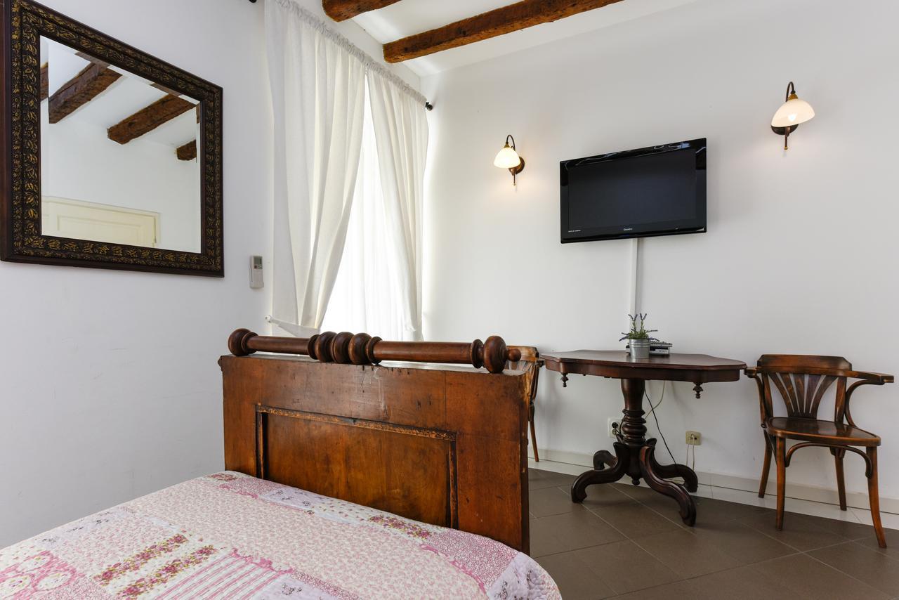 Accomodation Gina Ζαντάρ Εξωτερικό φωτογραφία
