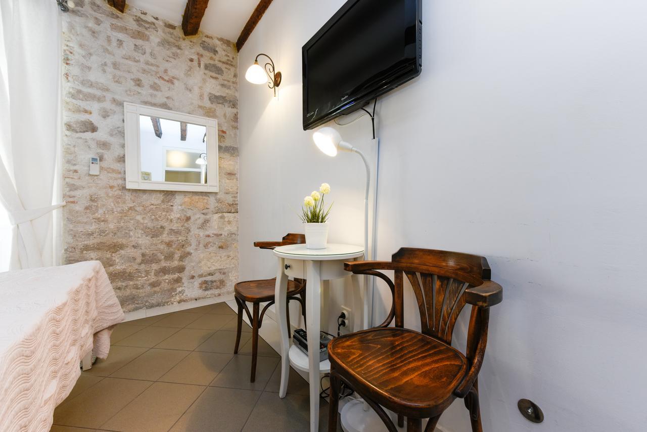 Accomodation Gina Ζαντάρ Εξωτερικό φωτογραφία