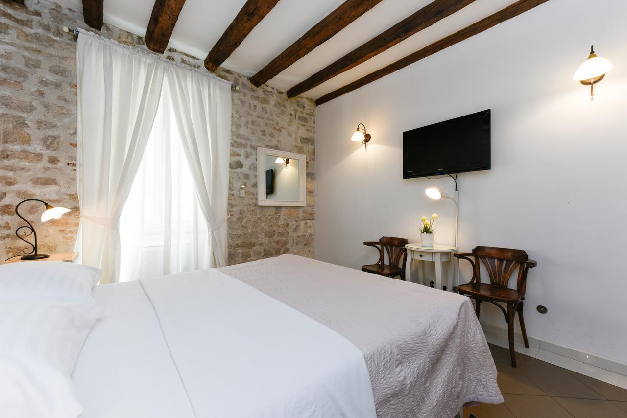 Accomodation Gina Ζαντάρ Εξωτερικό φωτογραφία