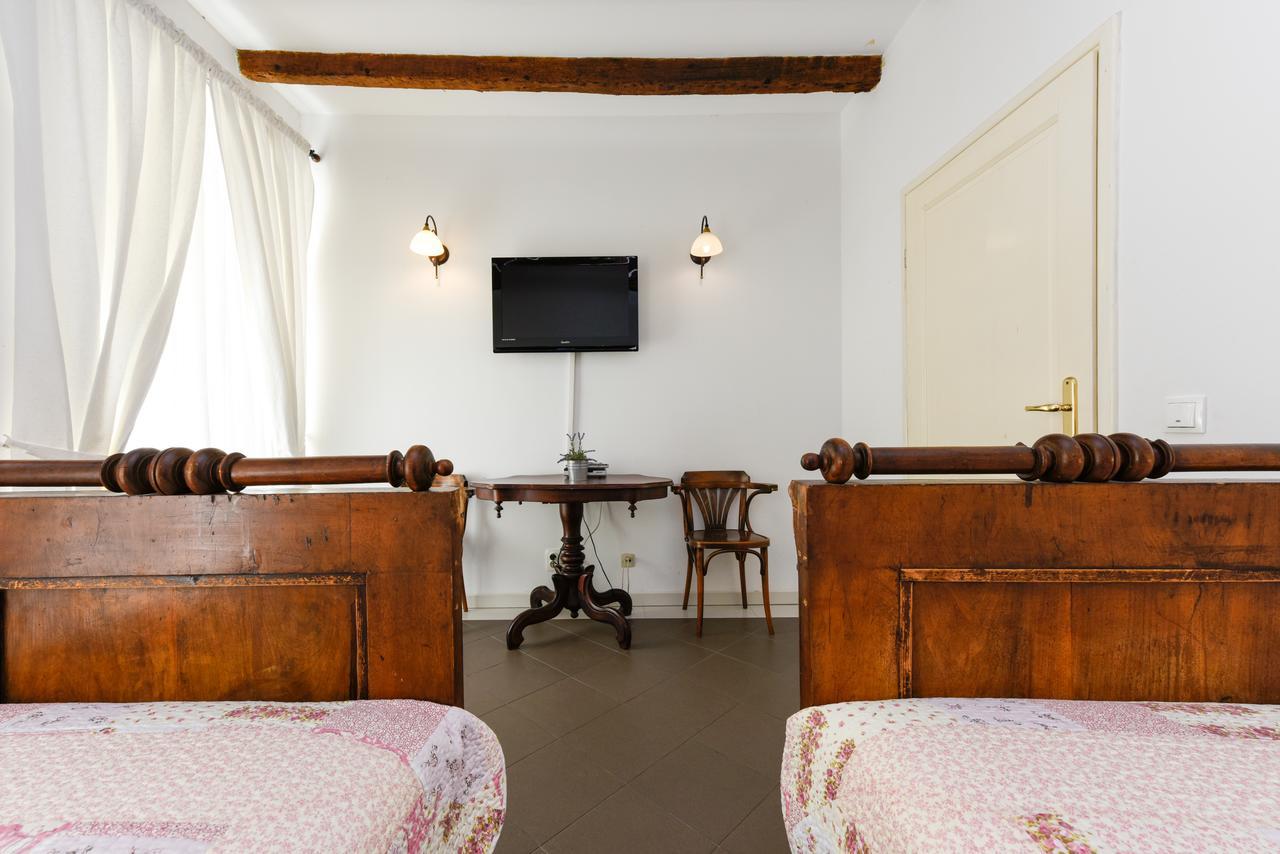 Accomodation Gina Ζαντάρ Εξωτερικό φωτογραφία